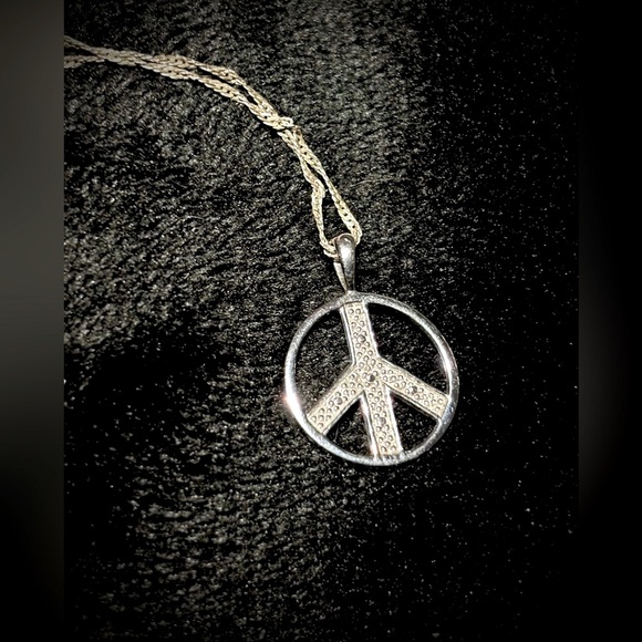 GemsTV Jewelry - Vintage Sterling Silver Peace Pendant Necklace (Early 2000’s)